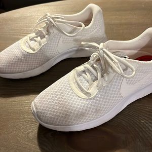 Nike Roche Tennis shoes